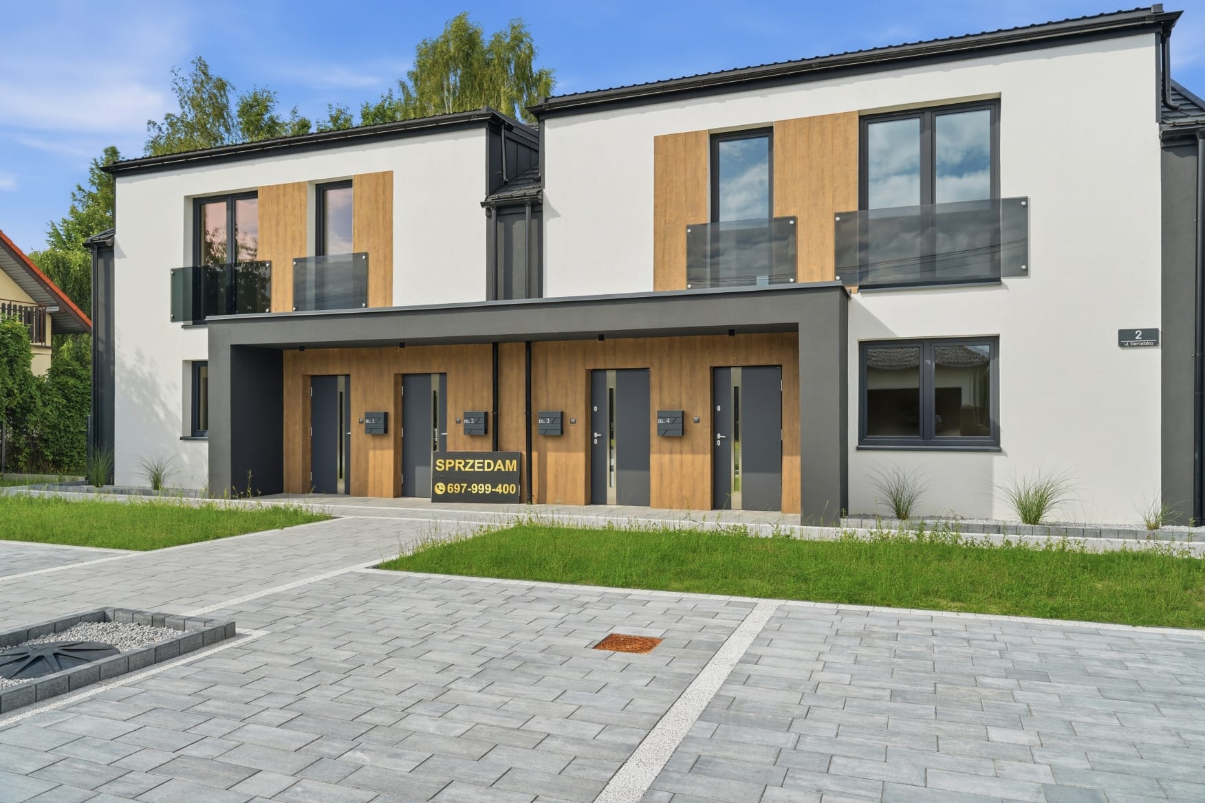 Budynek Sieradzka Apartamenty od strony ul. Sieradzkiej w Bełchatowie