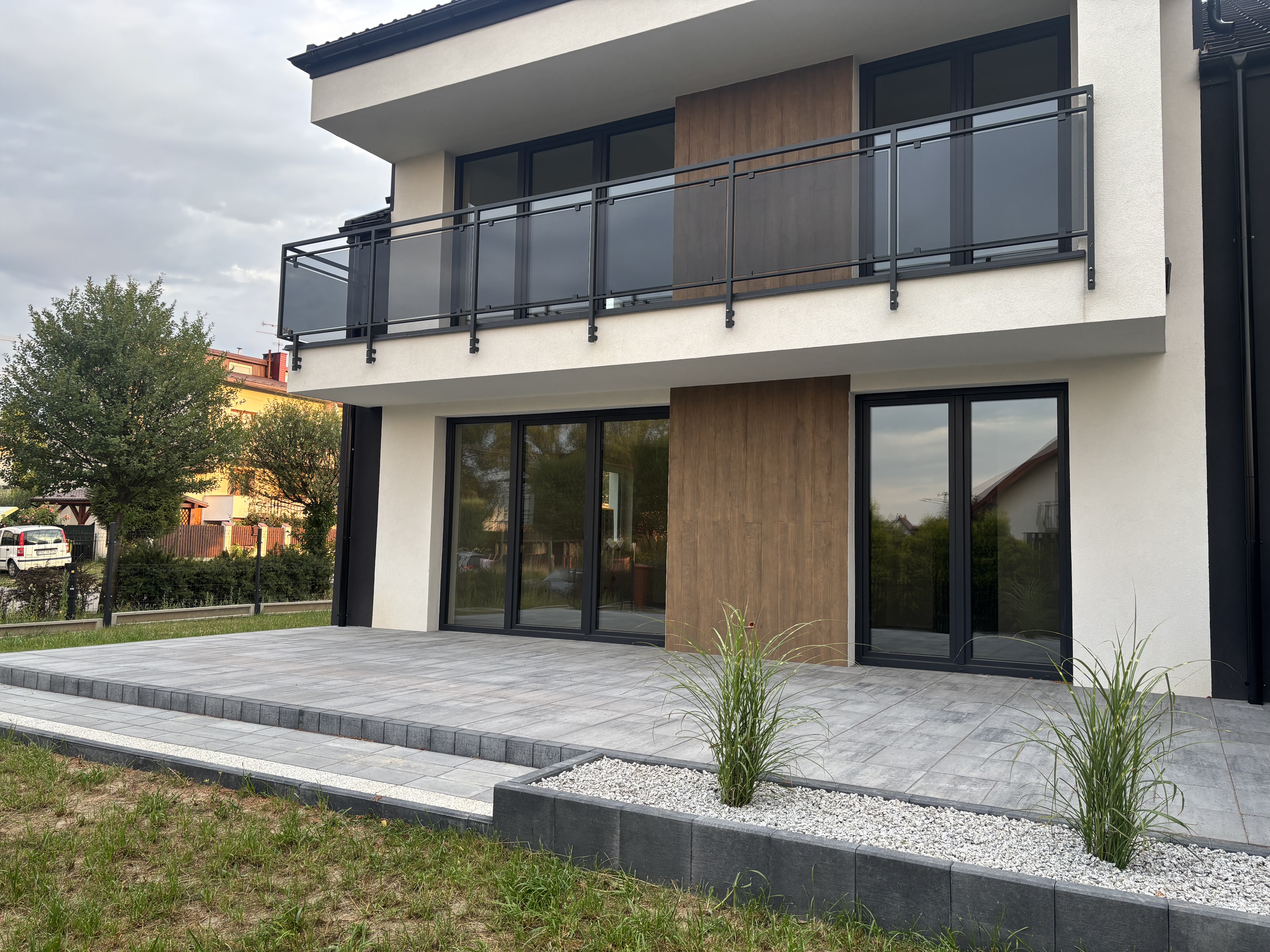 Tylna elewacja inwestycji — Sieradzka